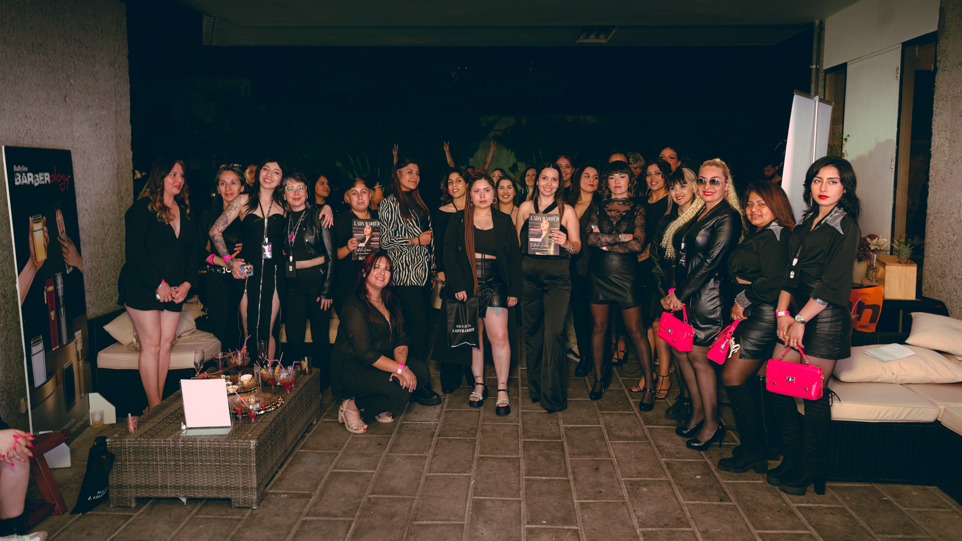 Comunidad de mujeres profesionales de la barbería y belleza